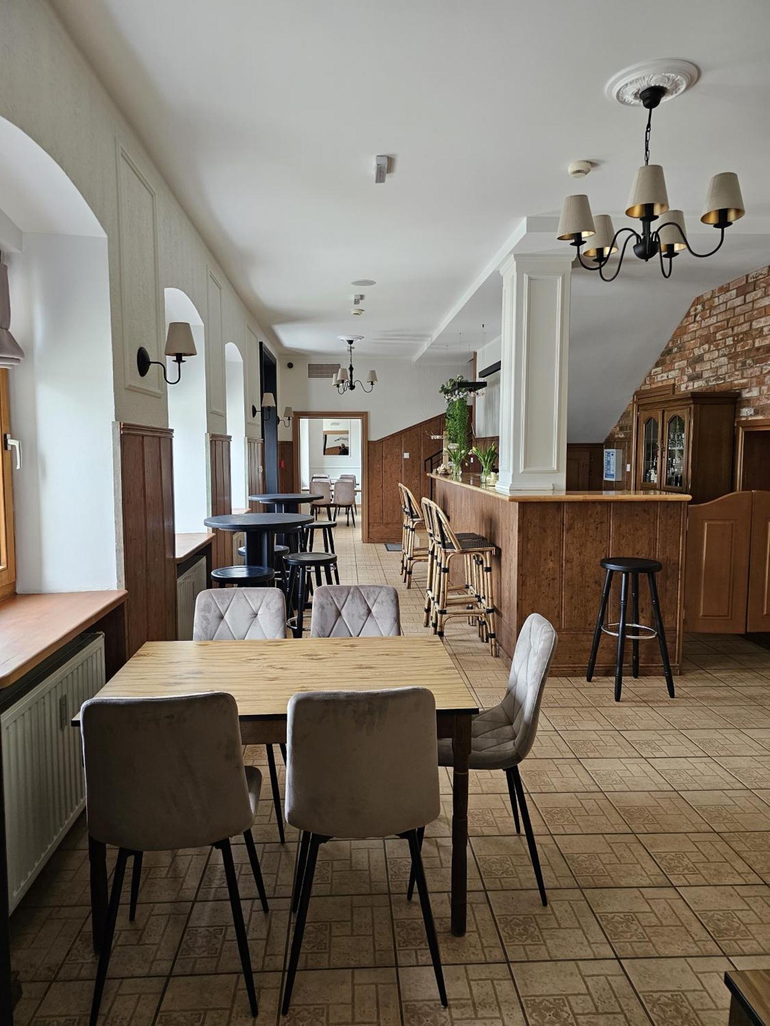 Zajazd Zamkowy - Schlossgasthof Krąg Eksteriør billede
