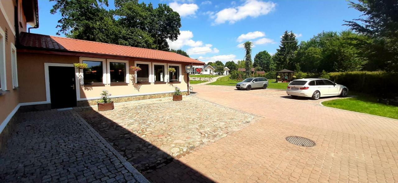 Zajazd Zamkowy - Schlossgasthof Krąg Eksteriør billede
